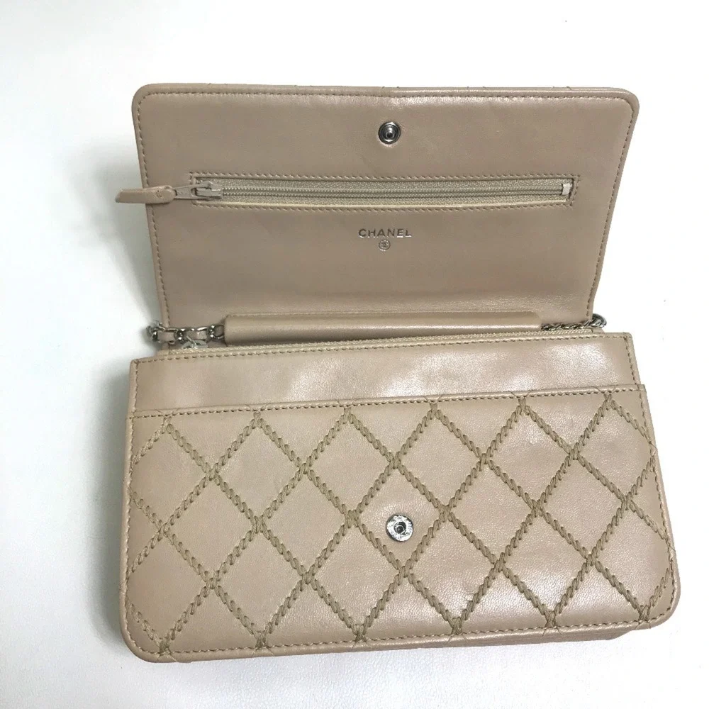 CHANEL Authentic Cream Wallet - Picture 10 of 16